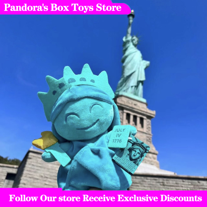 Boneco de Pelúcia Estátua da L - Travel Accessories New York avaliação e preço